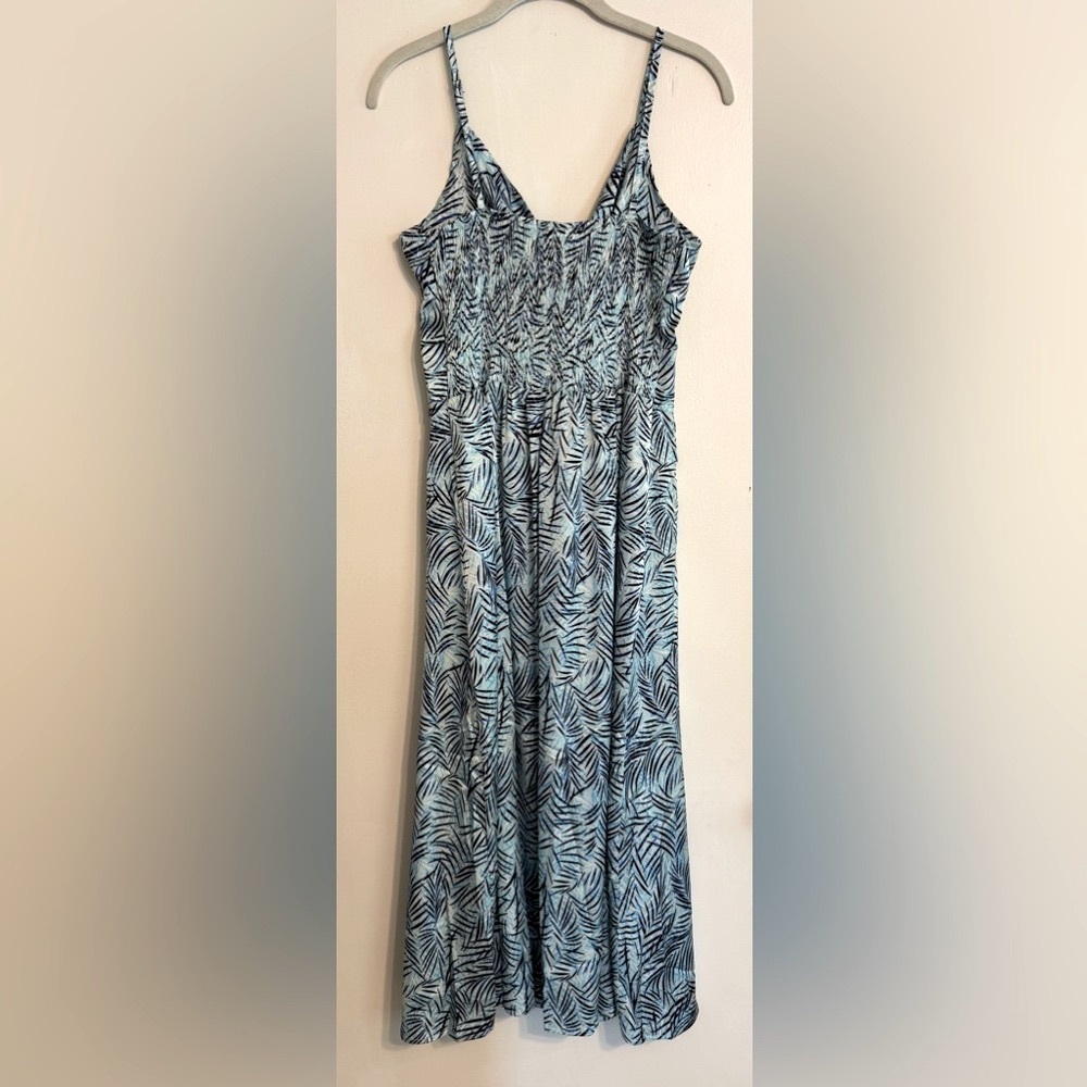 Blue and Black Leaf Print Silky Dress - Picture 5 of 7